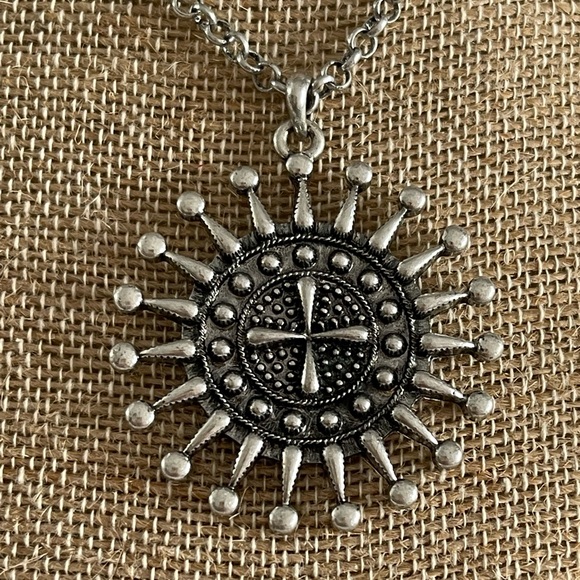 Lucky Brand starburst cross necklace - Picture 2 of 6